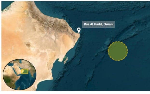Επίθεση σε εμπορικό πλοίο στον Κόλπο του Ομάν με βλήματα