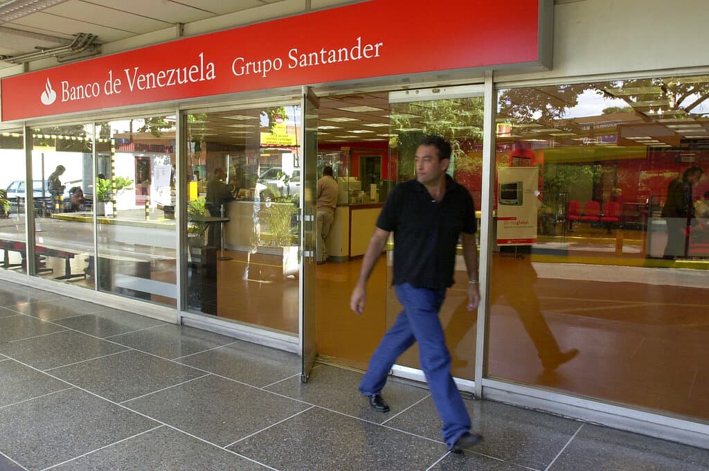 Οι ΗΠΑ ανύψωσαν τις κυρώσεις κατά της Βενεζουέλας